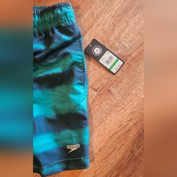 NWT Speedo Blue and Green Swim Shorts Size L - Picture 2 of 2